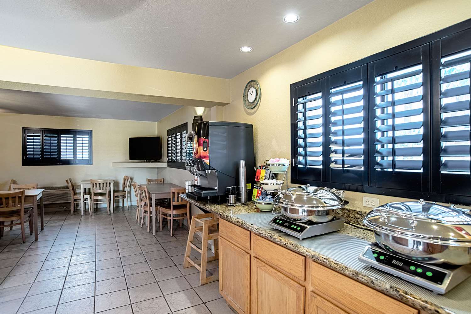 Quality Inn & Suites Phoenix NW - Sun City 10/18