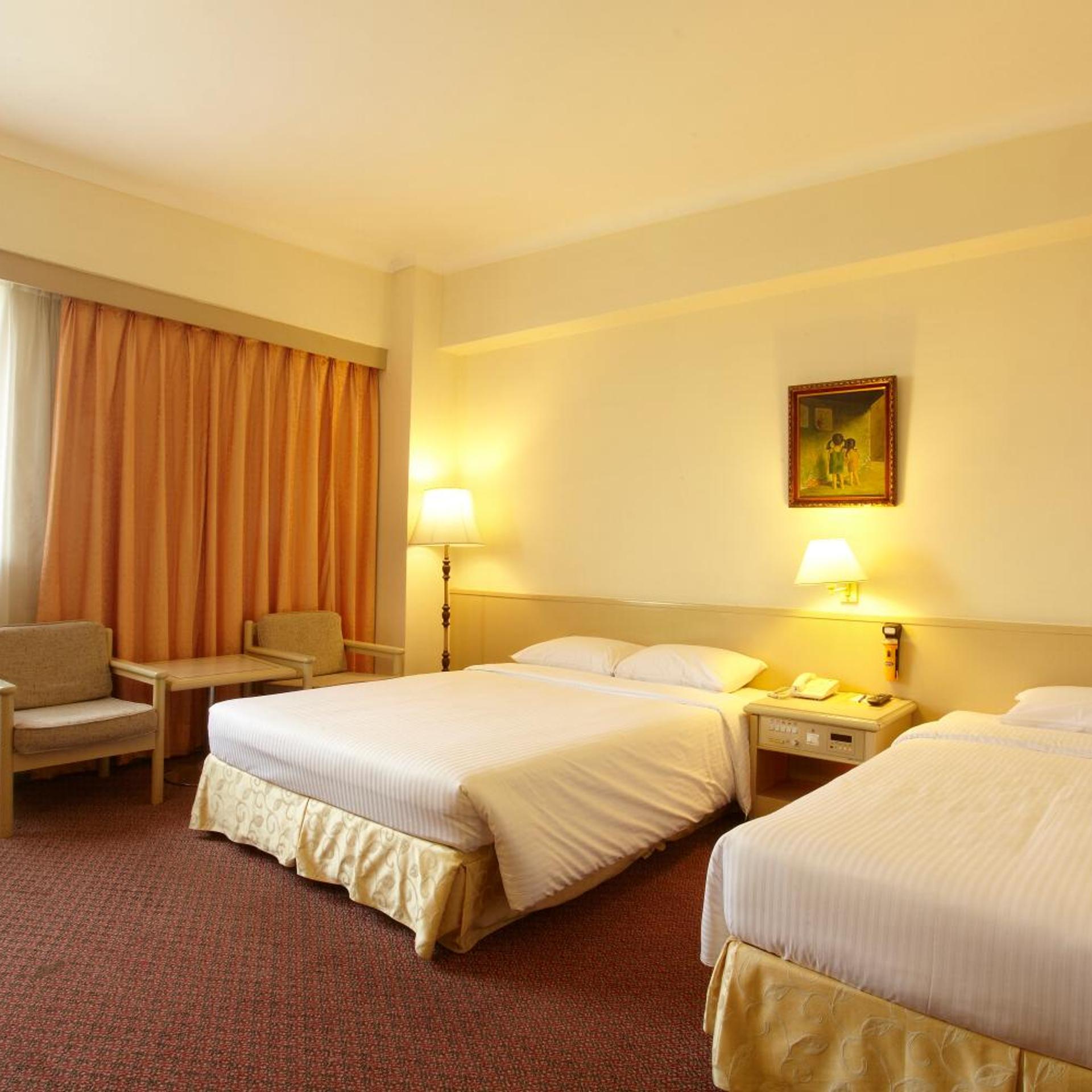 Room, Triple