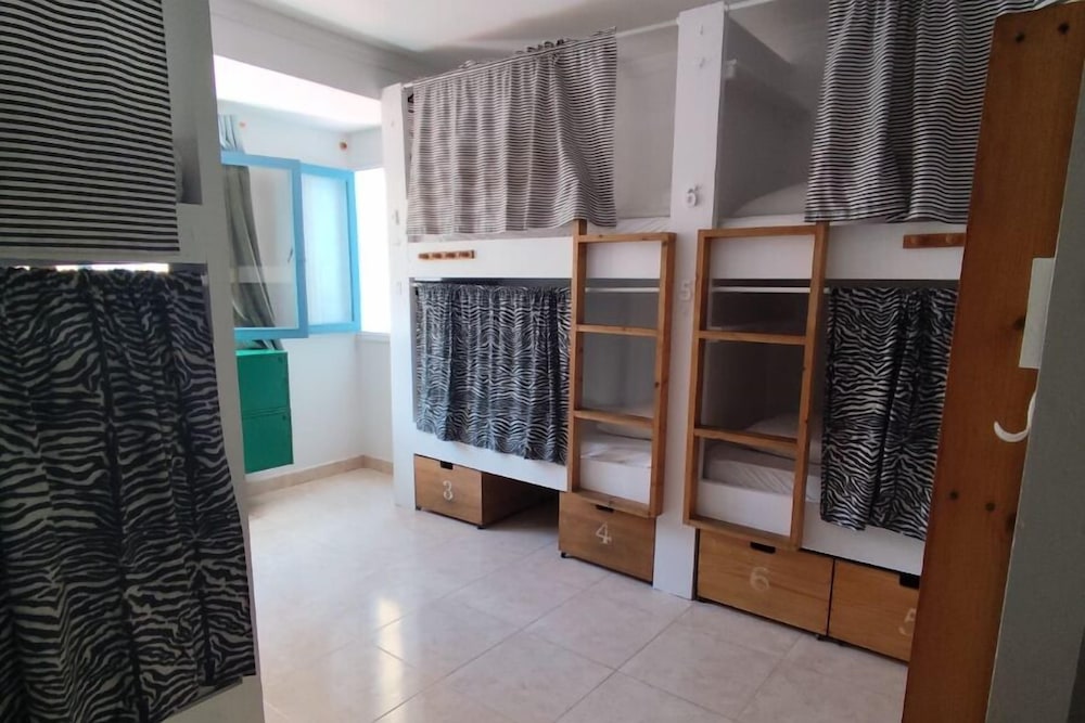 Avocado Surf Hostel 2/50