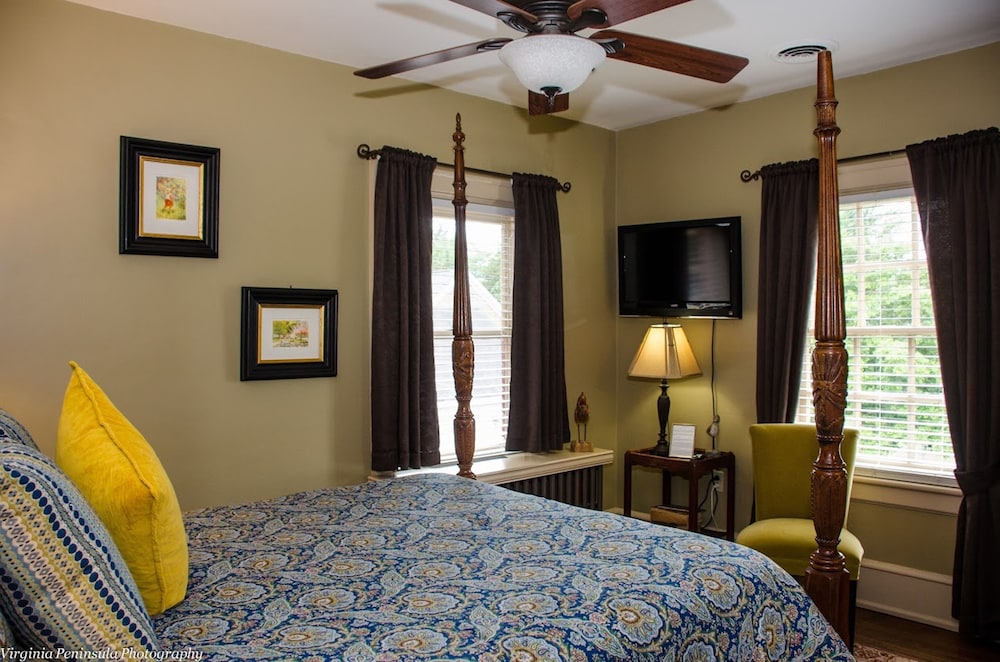 Williamsburg Manor B&amp;B 13/50