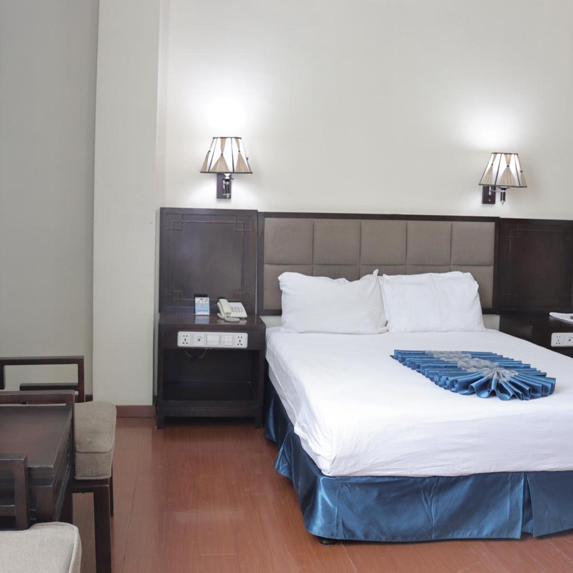 Blue Birds International Hotel 15/50