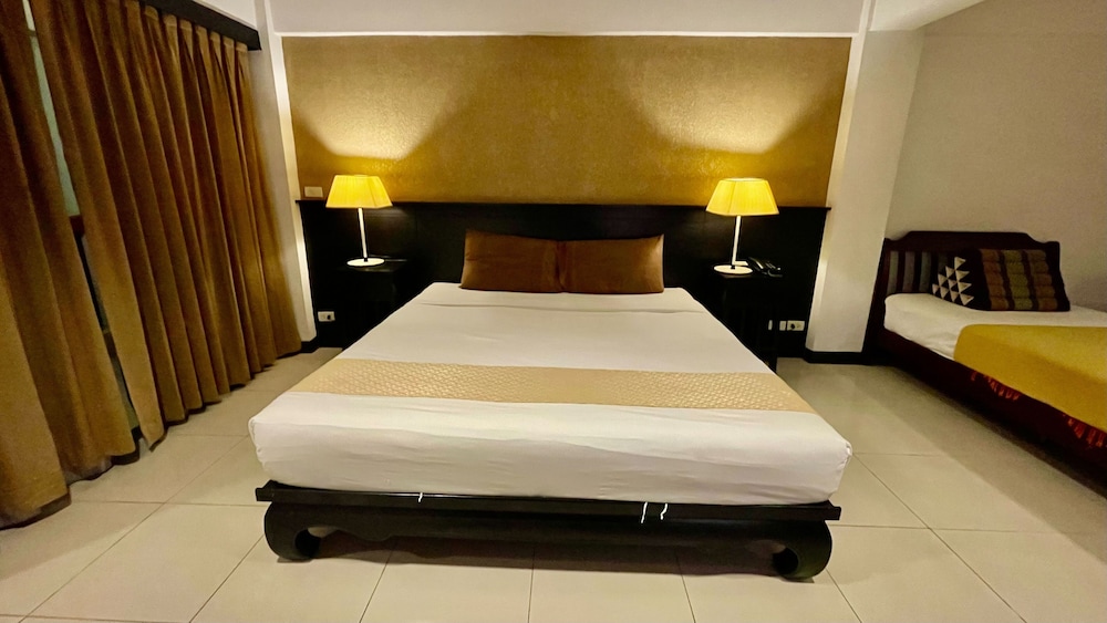 Siam Piman Hotel 27/72