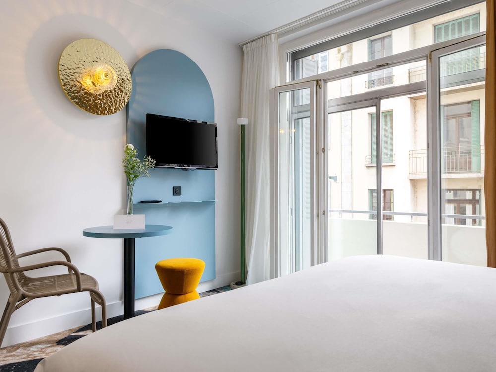 غرفة بريفيليج بسرير مزدوج بشرفة، Mercure Annecy Centre 3/5