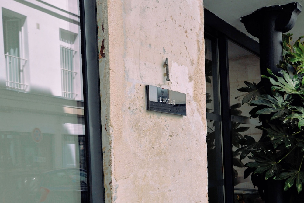 Hotel Lucien 36/43