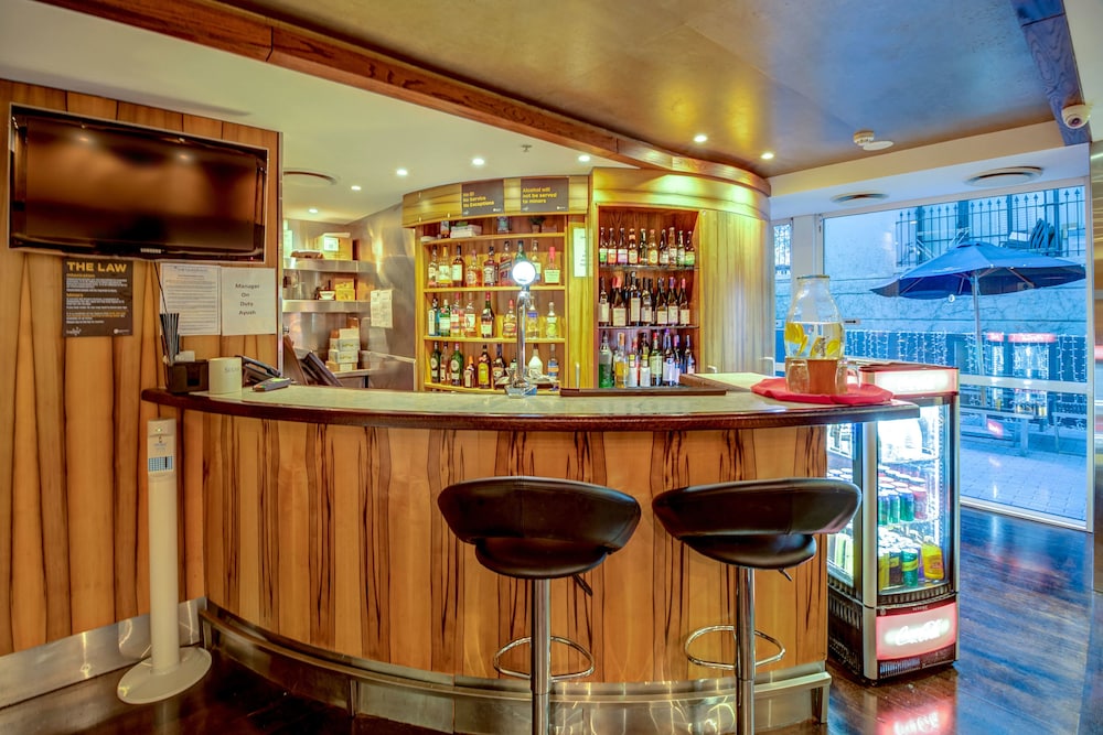 The Quadrant Hotel and Suites 65/70