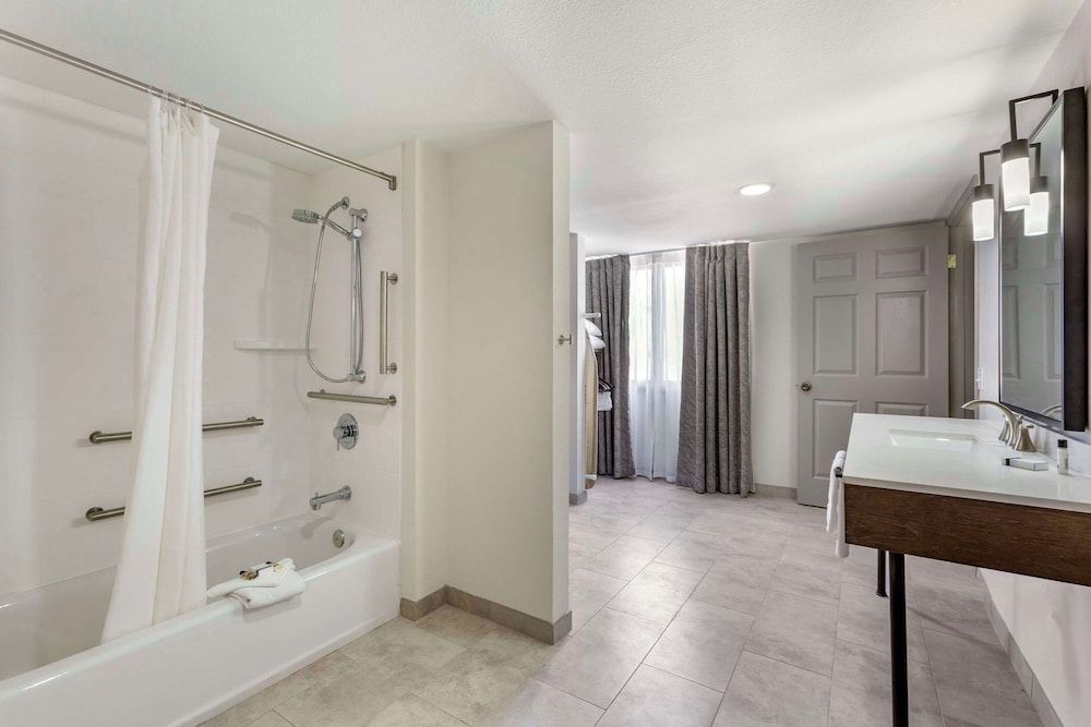 Windmill Suites Surprise - Phoenix, Ascend Hotel Collection 35/37