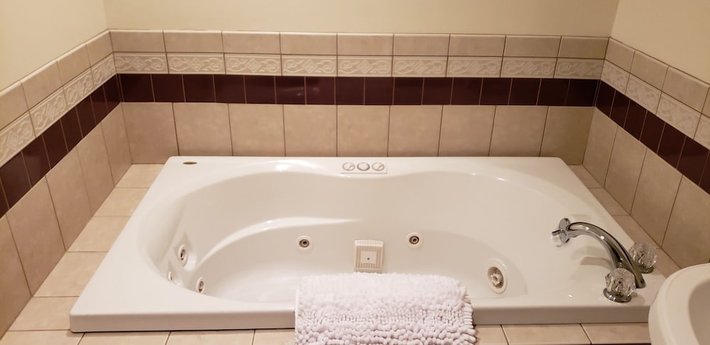 Elmere House Bed and Breakfast 48/50