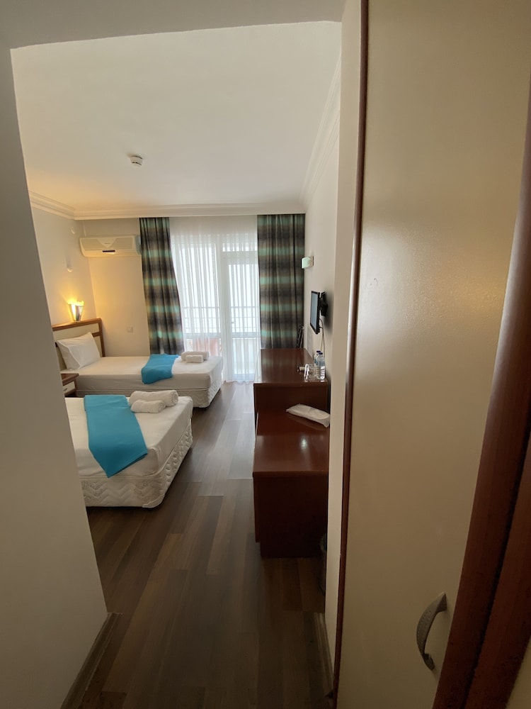 Hotel Phenicia Marina (Hotel Finike Marina) 12/50