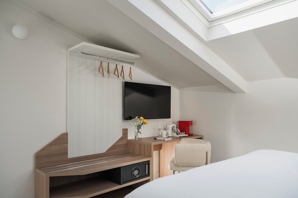 Room, Twin Beds, Attic، Palazzo Tasso 9/10