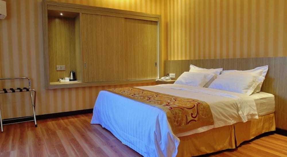 Mandarin Hotel 19/36