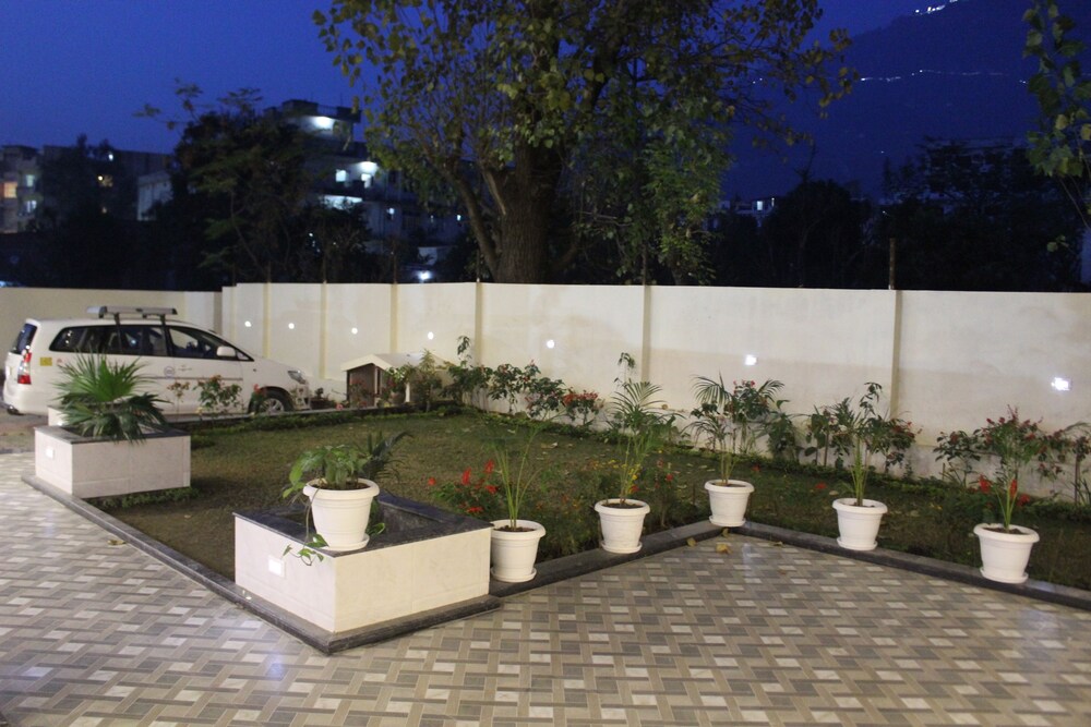 Hotel Rama Trident 40/45