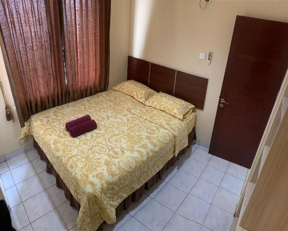 2 Bedrooms, Suite, 1 Queen and 1 Single Bed