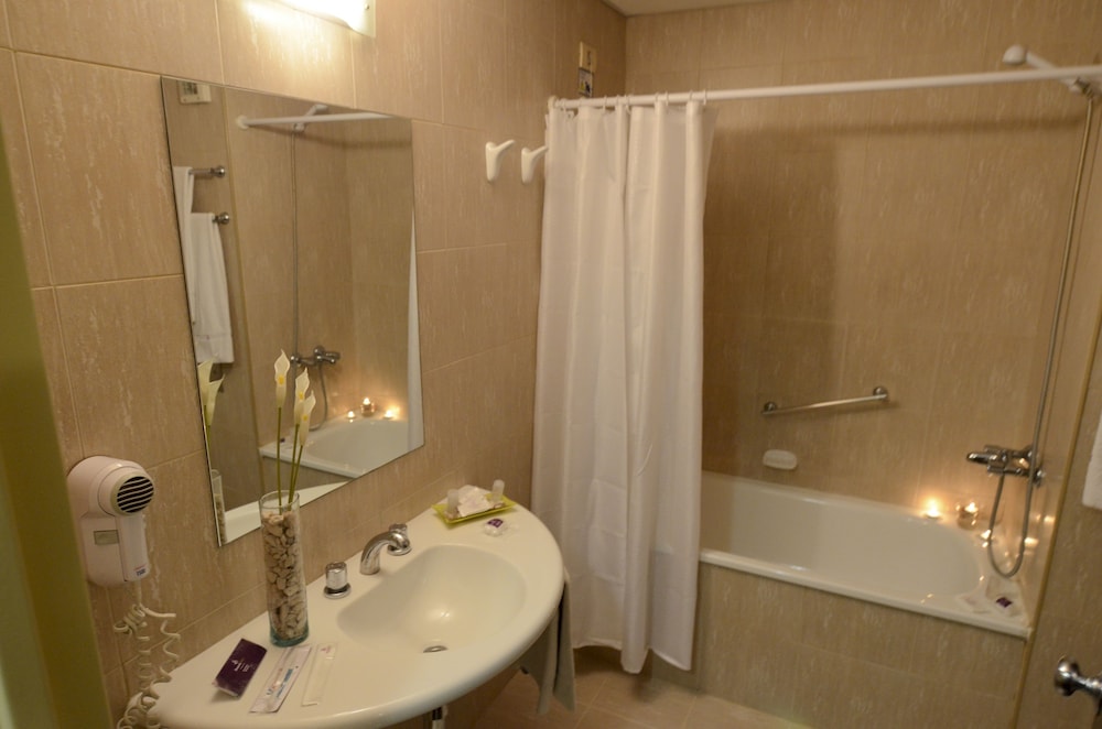 Hathor Hotels Mendoza 62/63