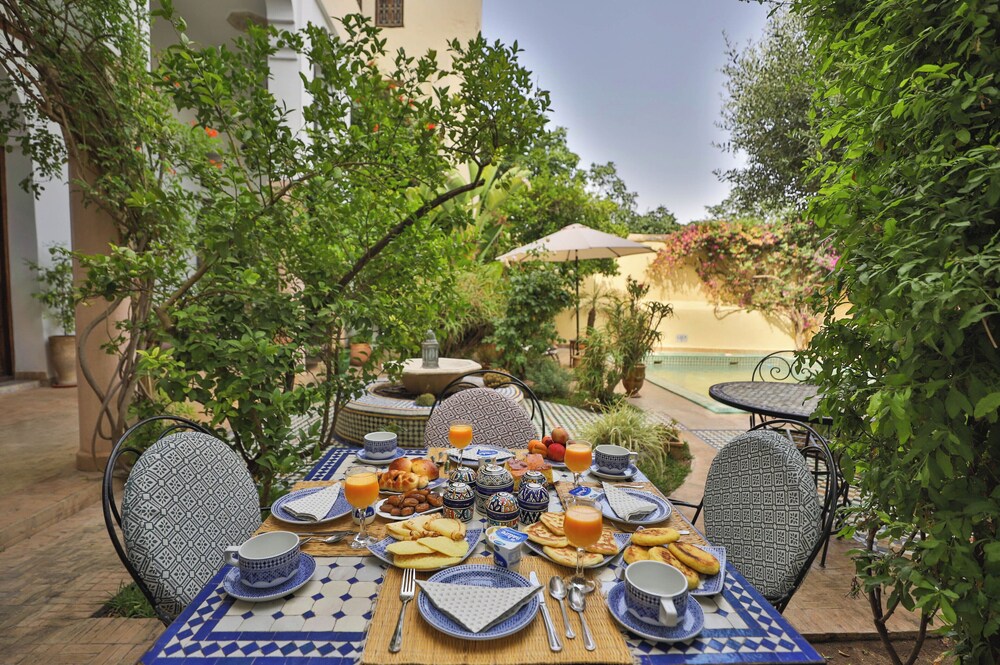 Ryad Mabrouka 27/50