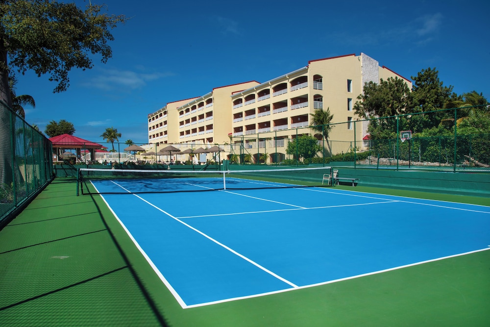 Simpson Bay Resort, Marina & Spa 74/95