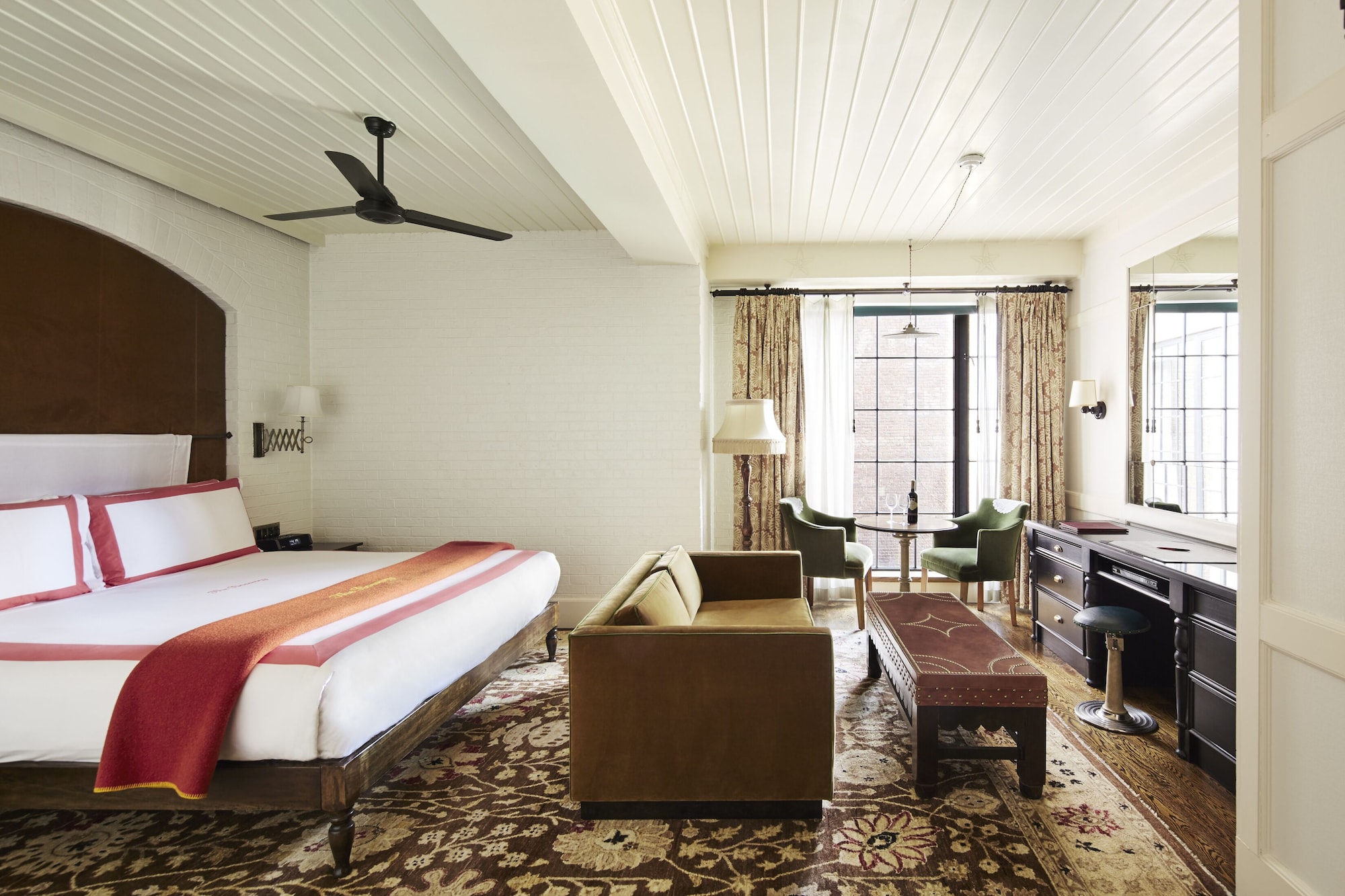 SUPERIOR, KING BED, CITY VIEW