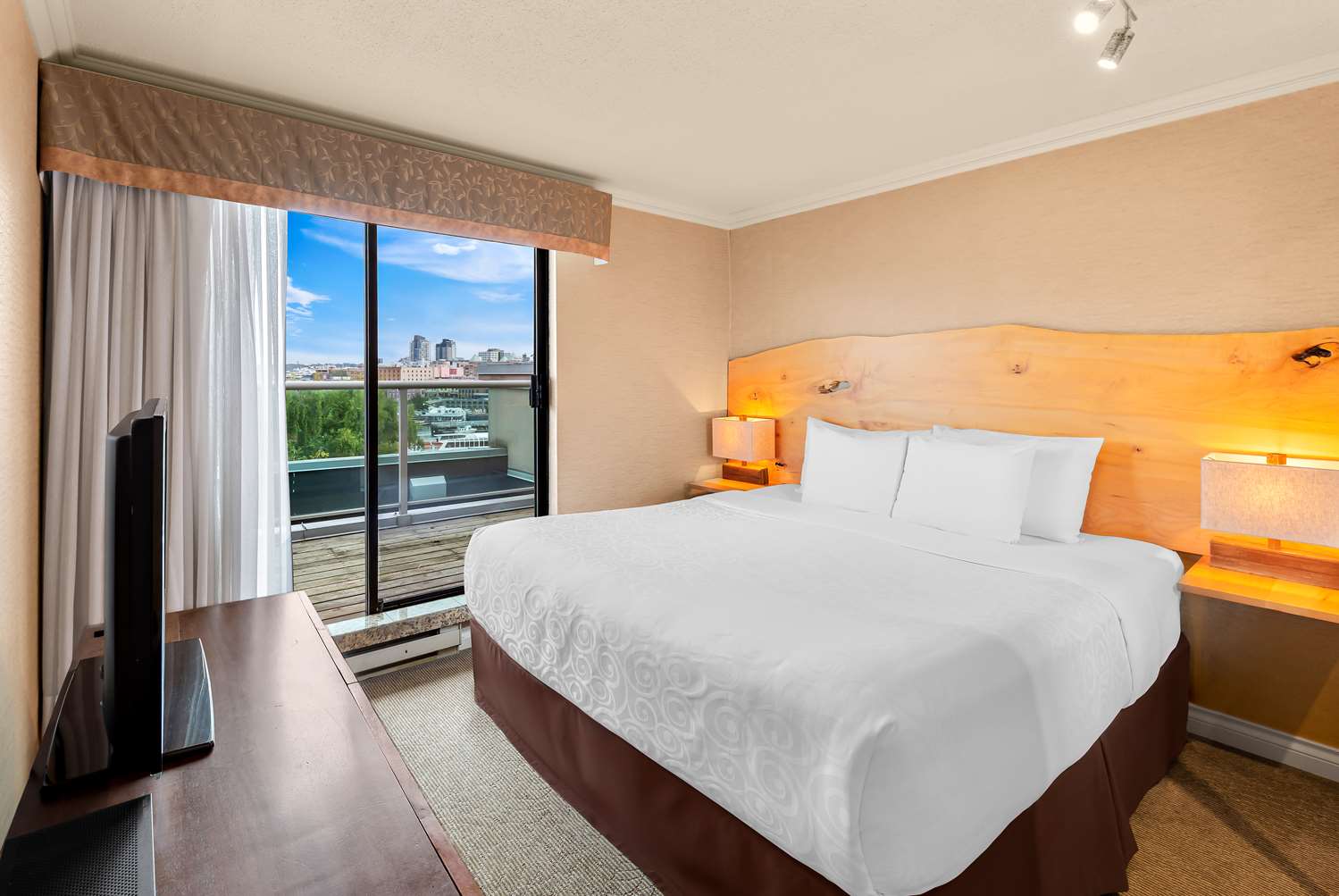 Harbor, Suite, King Bed, Sofa, Patio