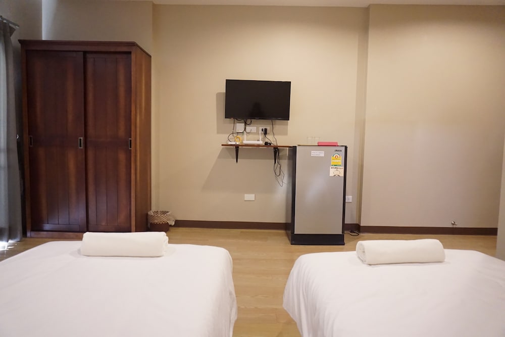 Chompu Nakarin Apartment 24/57