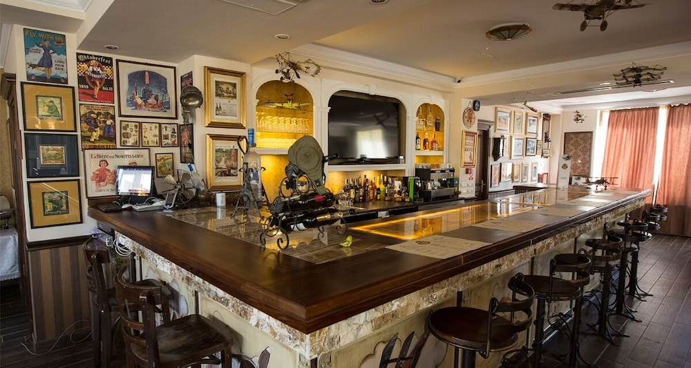 AVIATOR BOUTIQUE OTOPENI 13/37