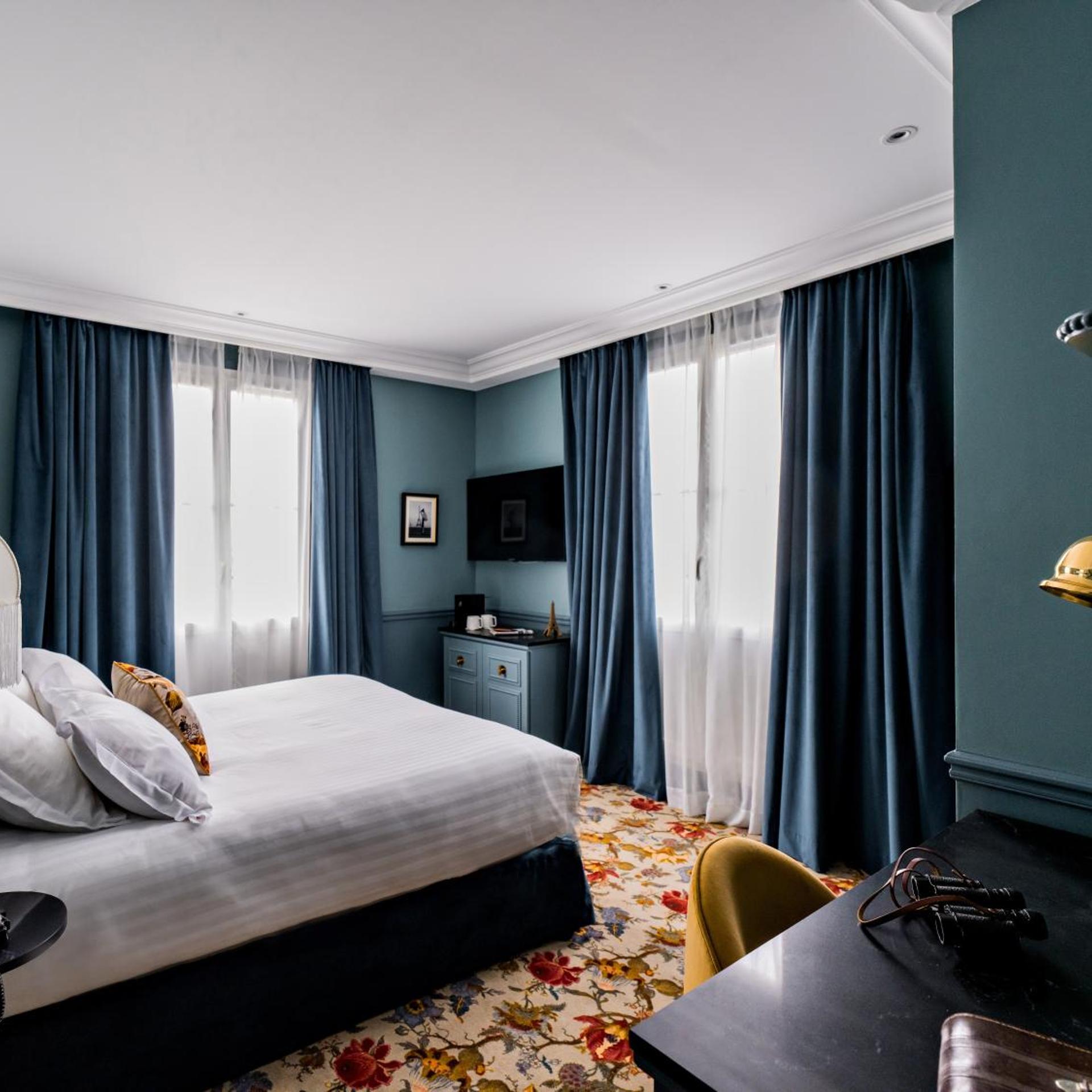 Room 55, Eiffel View