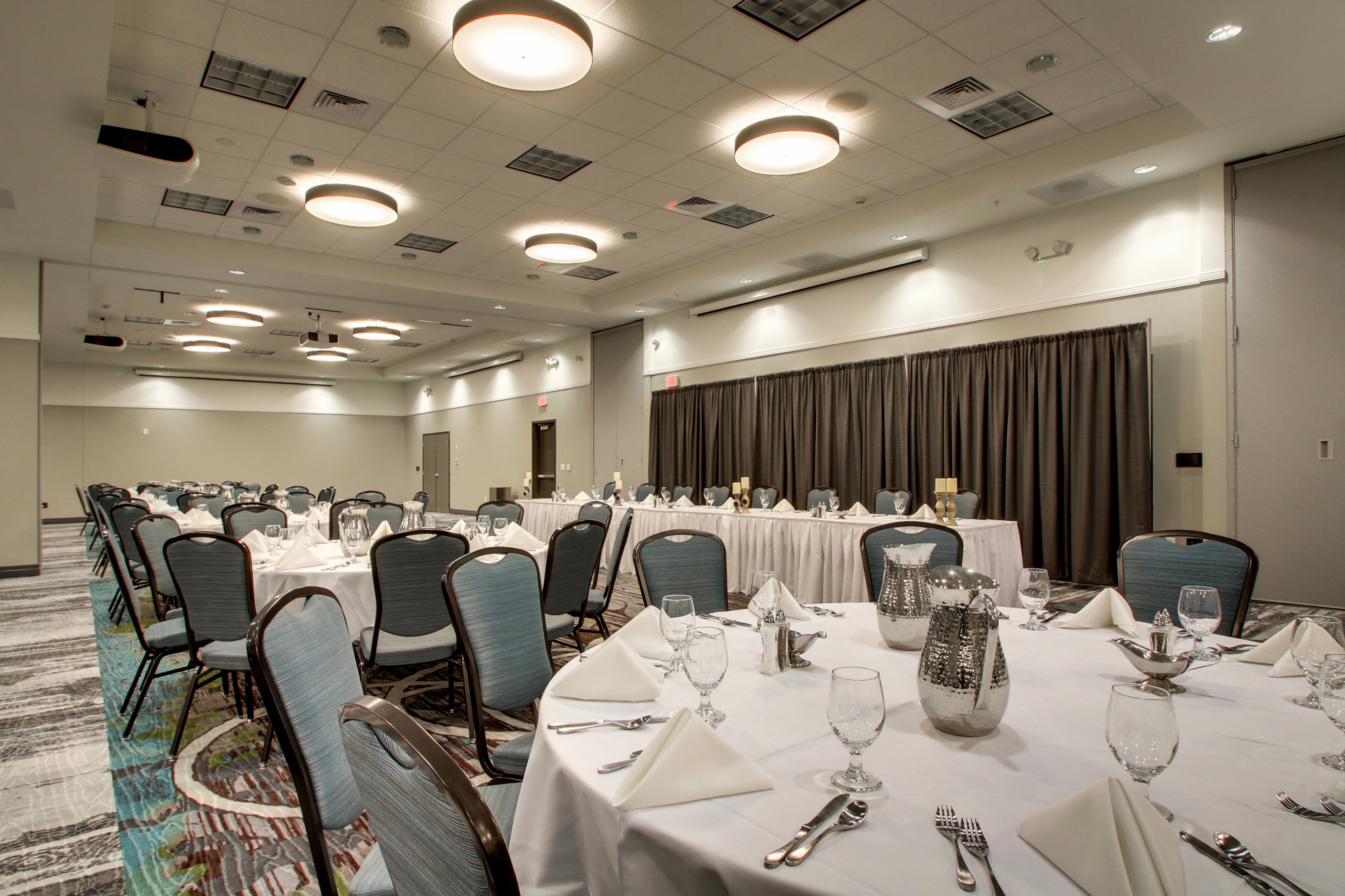 Holiday Inn Peoria At Grand Prairie 64/75