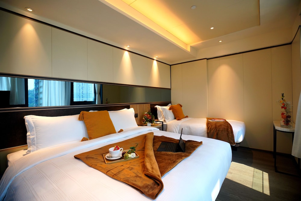 E Hotel Hong Kong 17/50