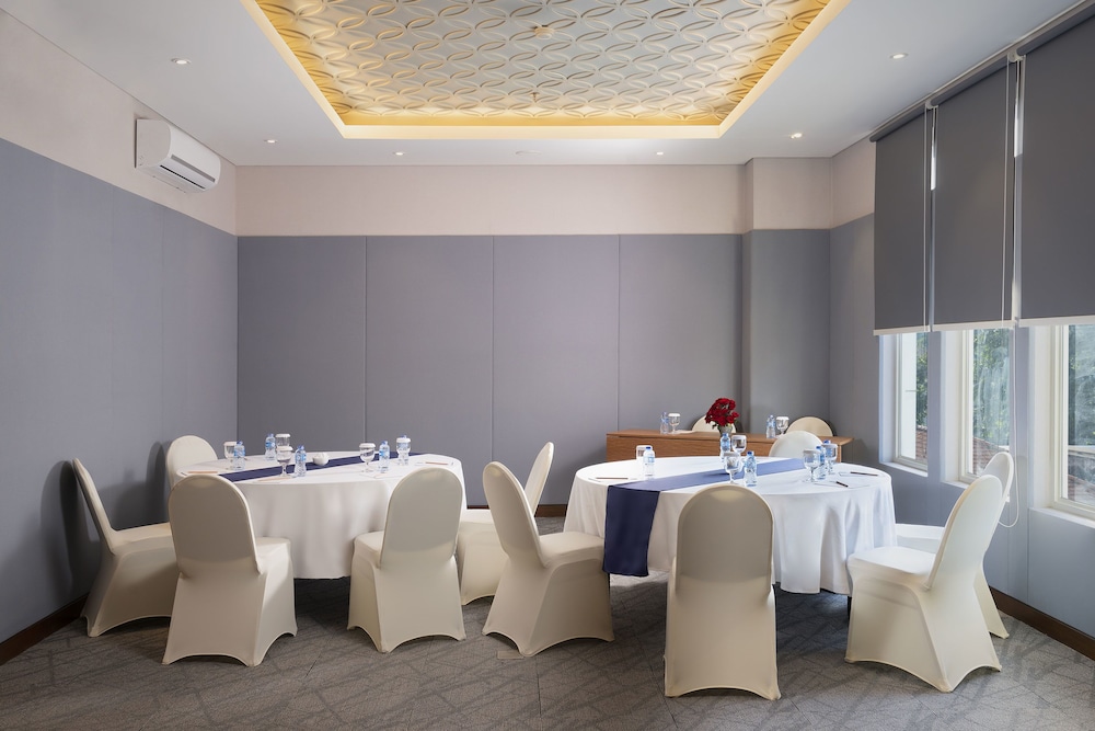 Batiqa Hotel Darmo 66/68