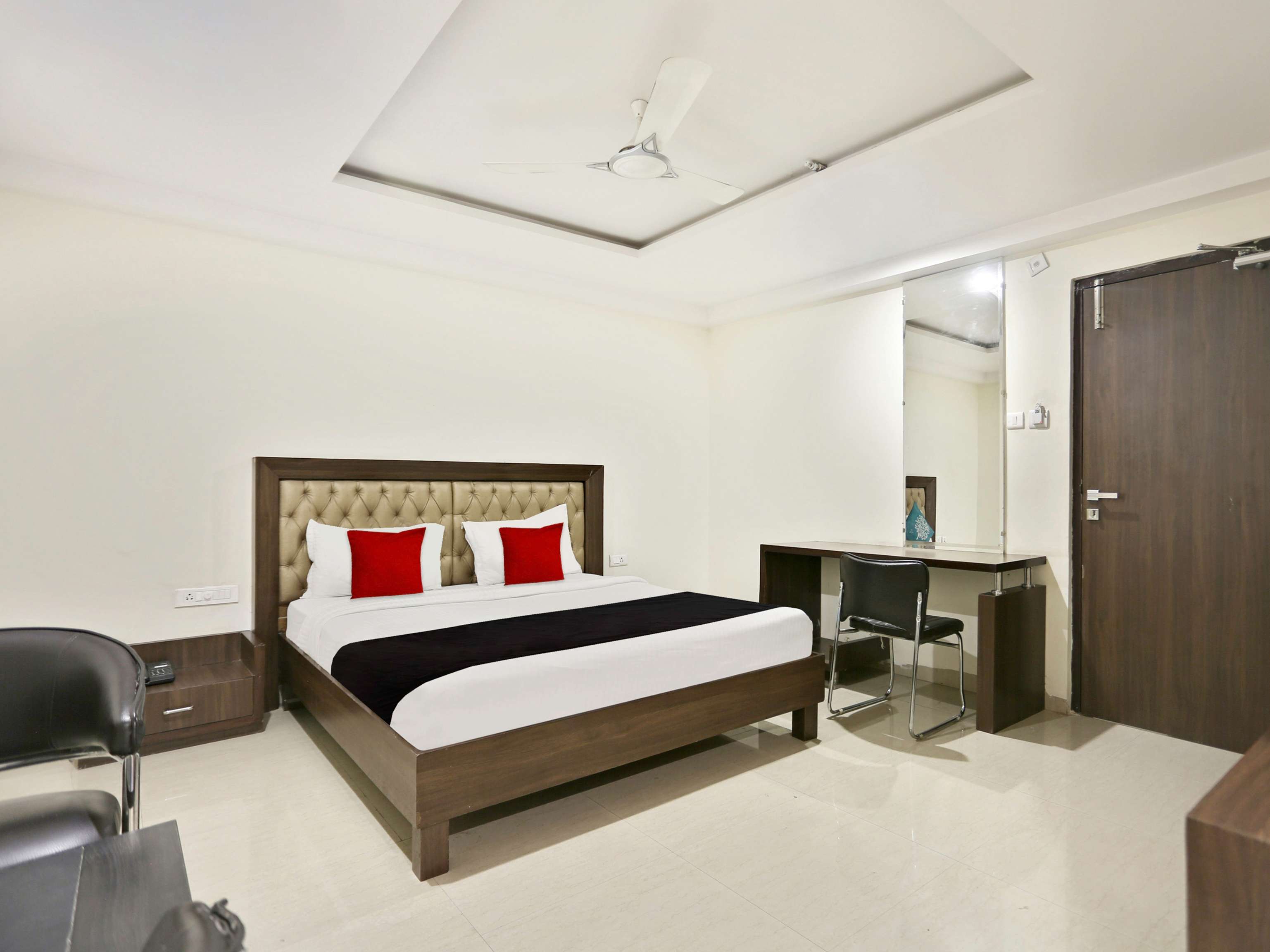 OYO 9003 Deccan Inn 22/42