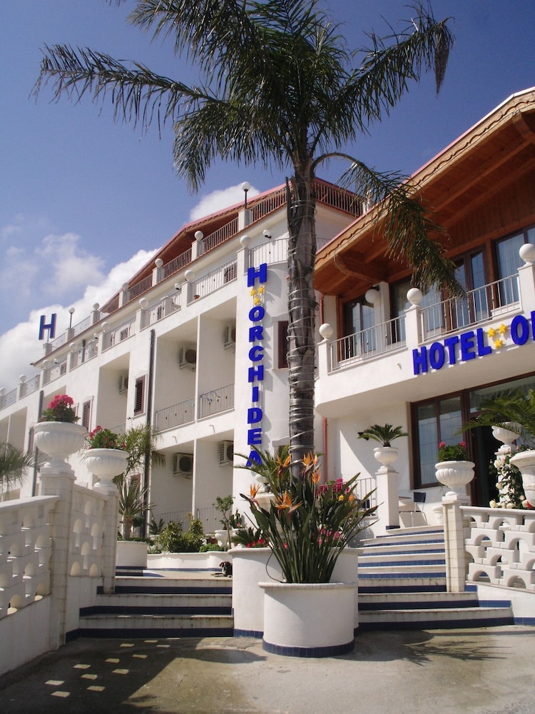 HOTEL ORCHID 2/57