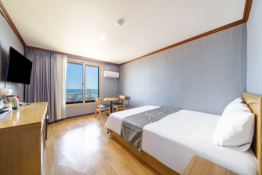 Yangyang Port View 8/26