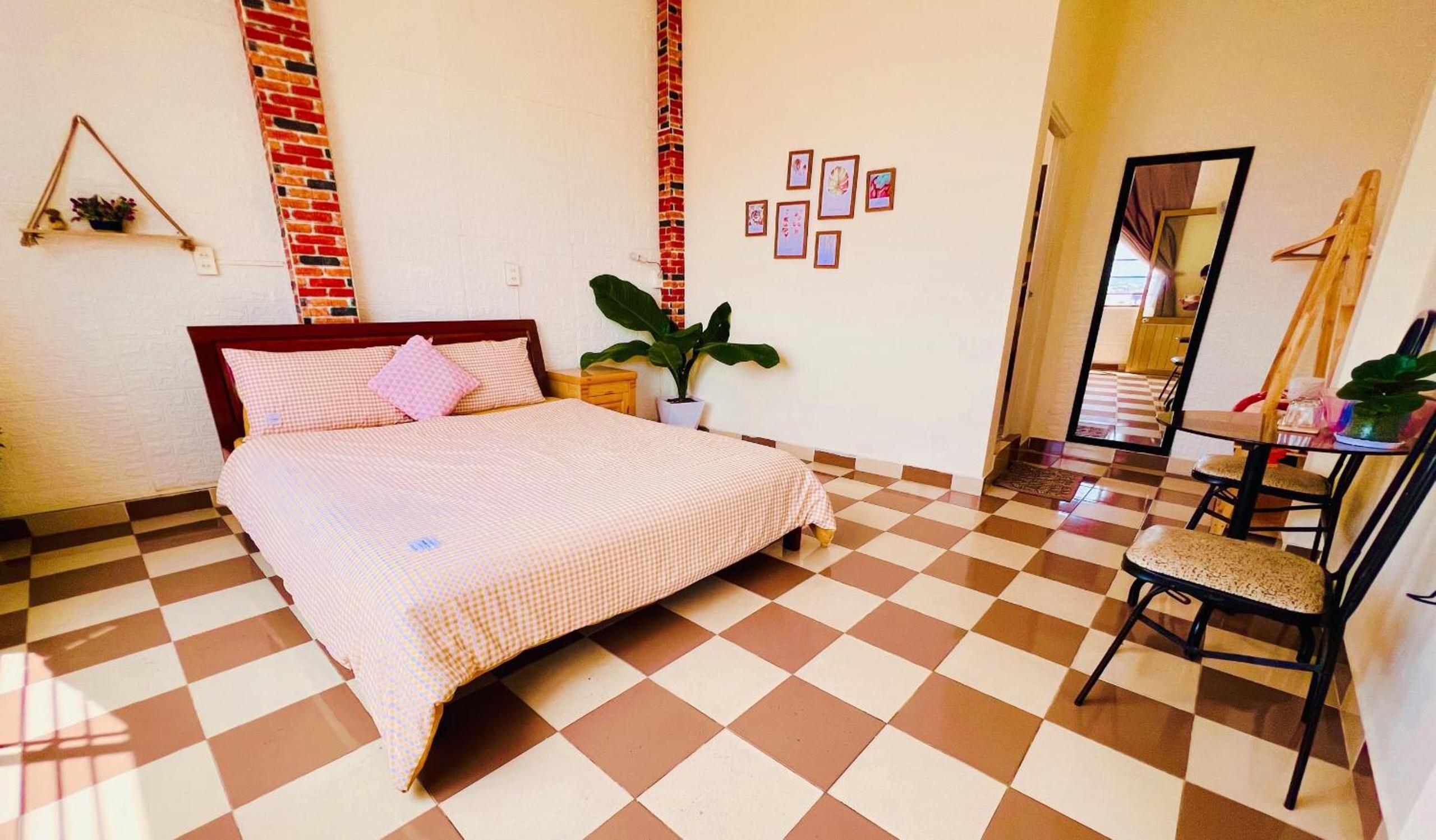 Nu Cuoi Xinh Hostel 8/26