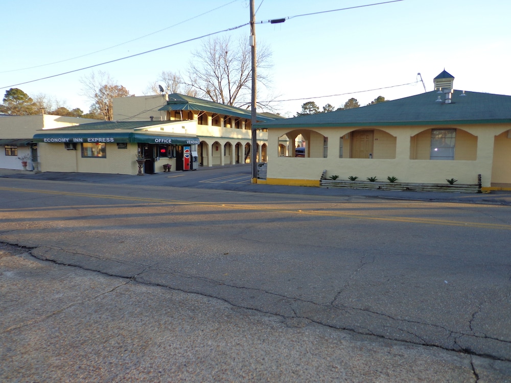 Economy Inn Express Warren 40/47