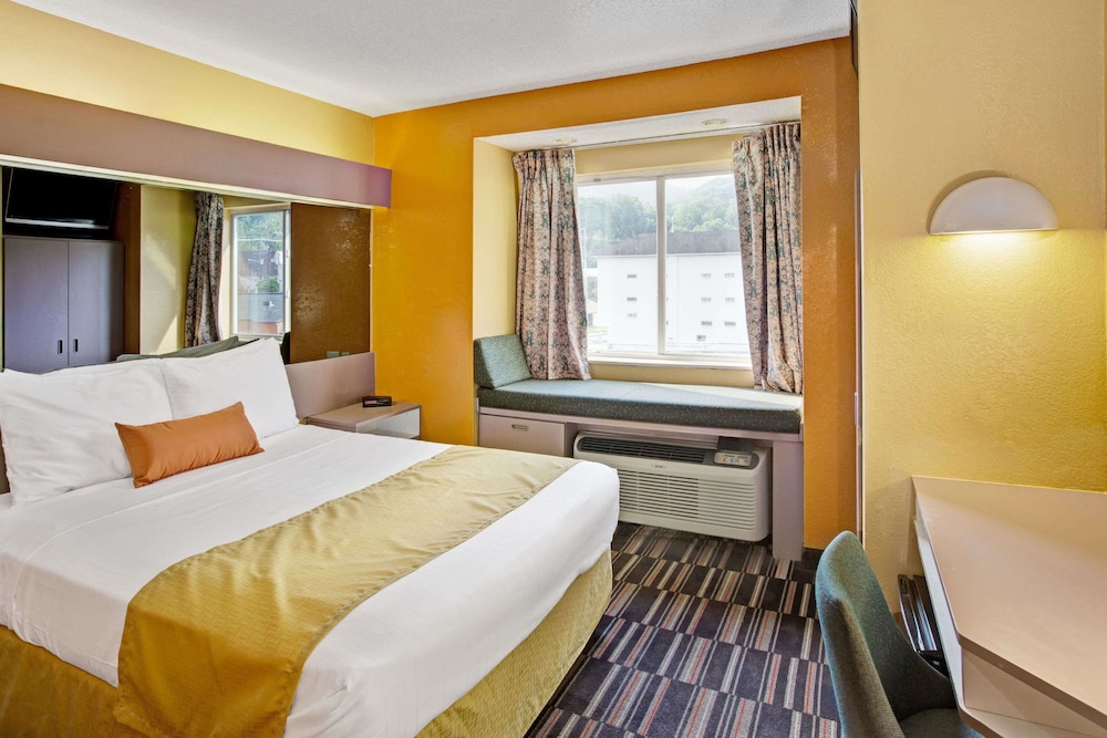 Microtel Inn And Suites Gatlinburg 18/29
