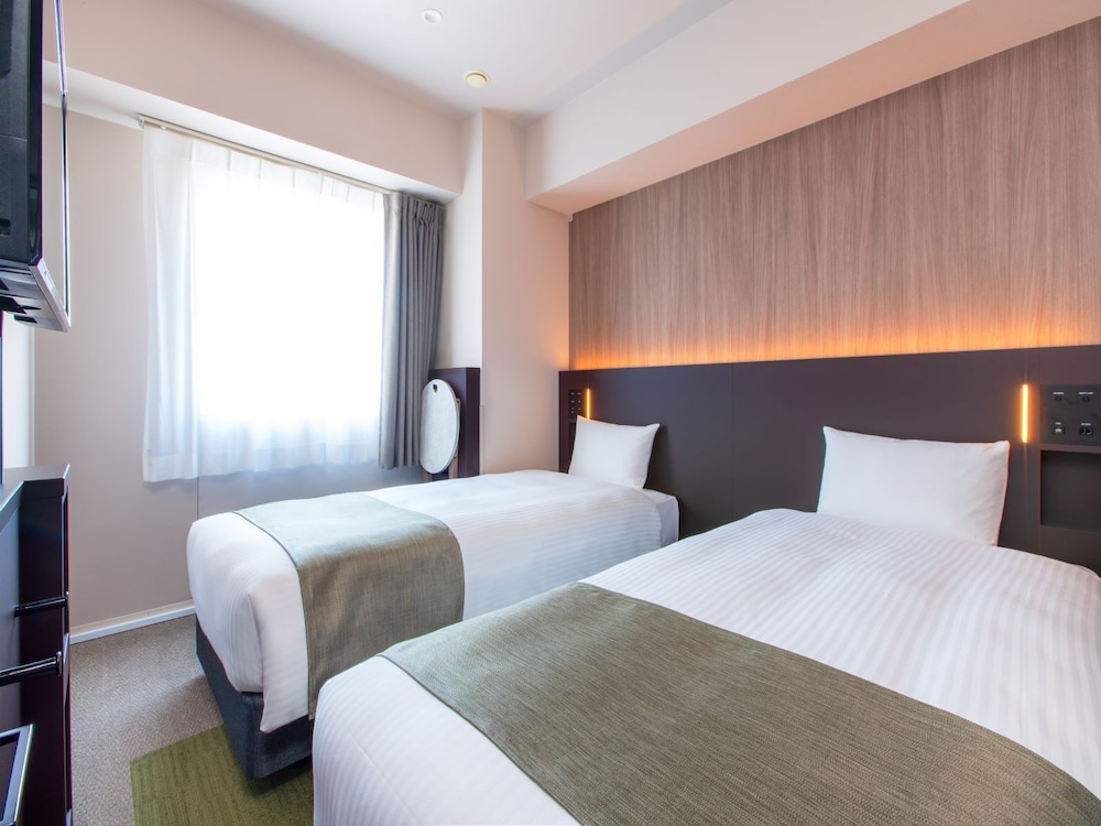 Renovated, Moderate, Twin Beds