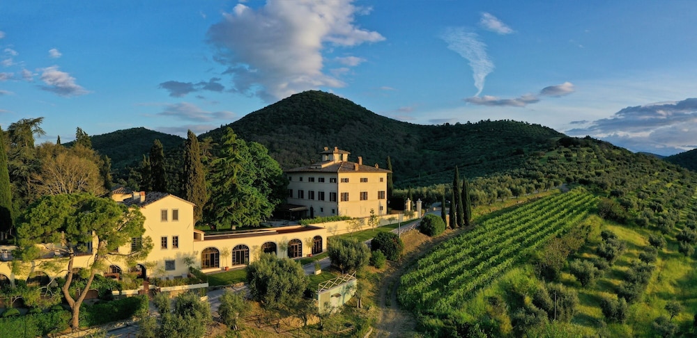 Relais Villa Monte Solare 42/50