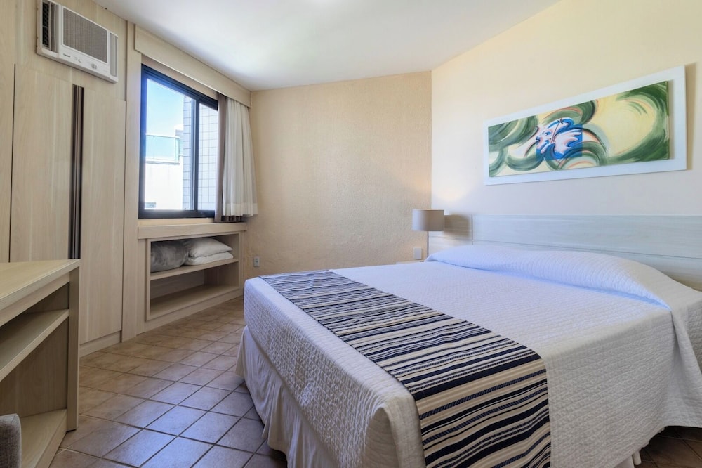 Ingleses Praia Hotel 25/50