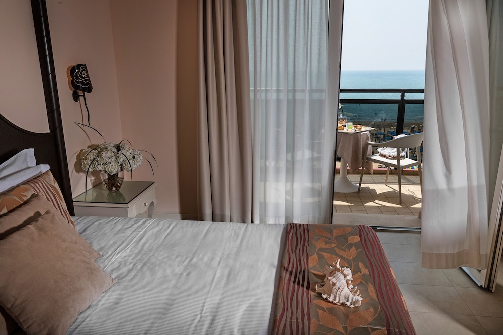 Baia del Mar Beach Boutique Hotel 12/50