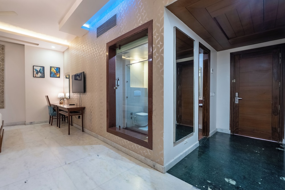 Leela Grande Hotel 23/50