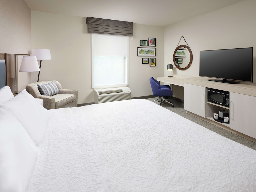 ROOM, KING BED, ACCESSIBLE