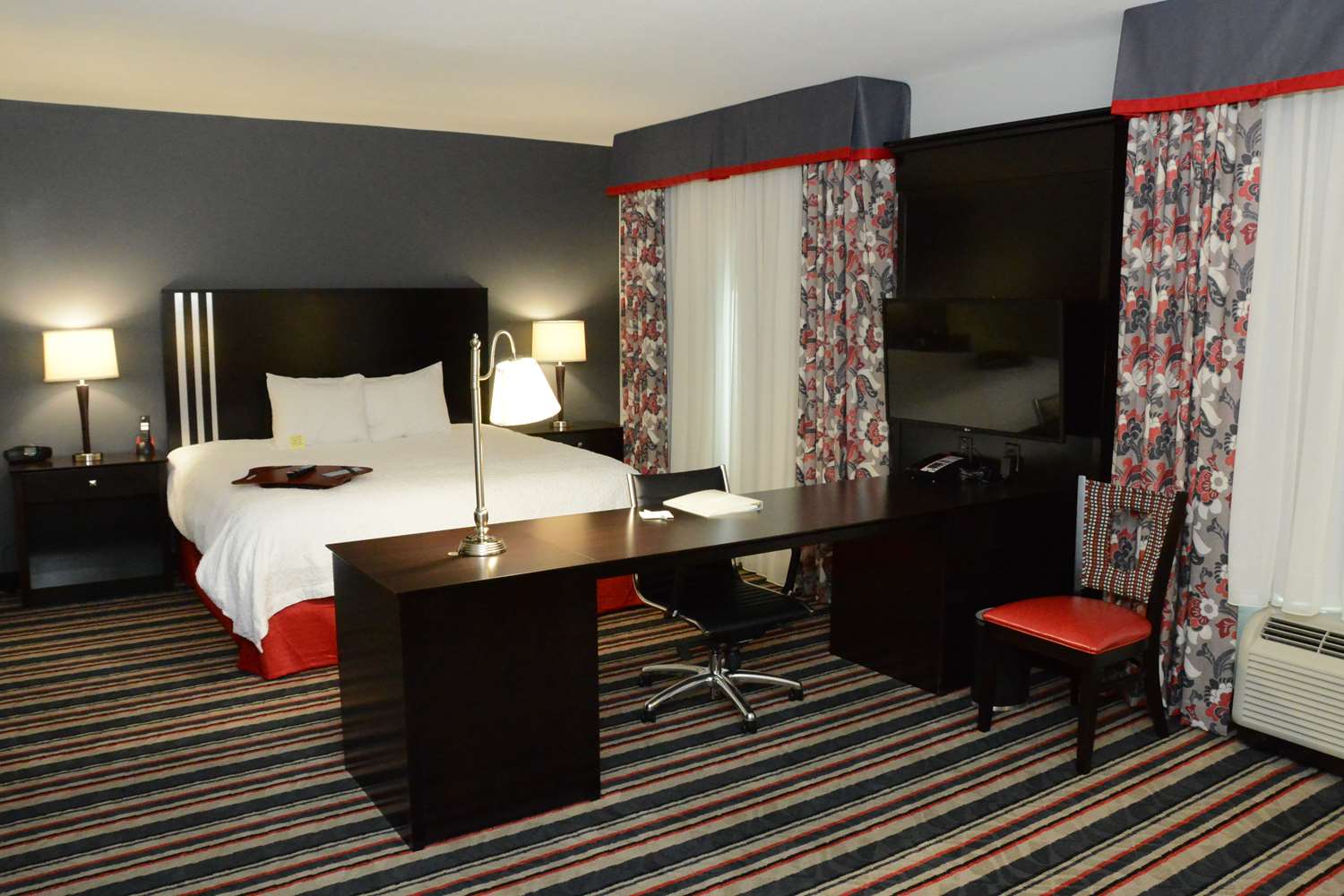 Studio, Suite, King Bed, Jetted Tub