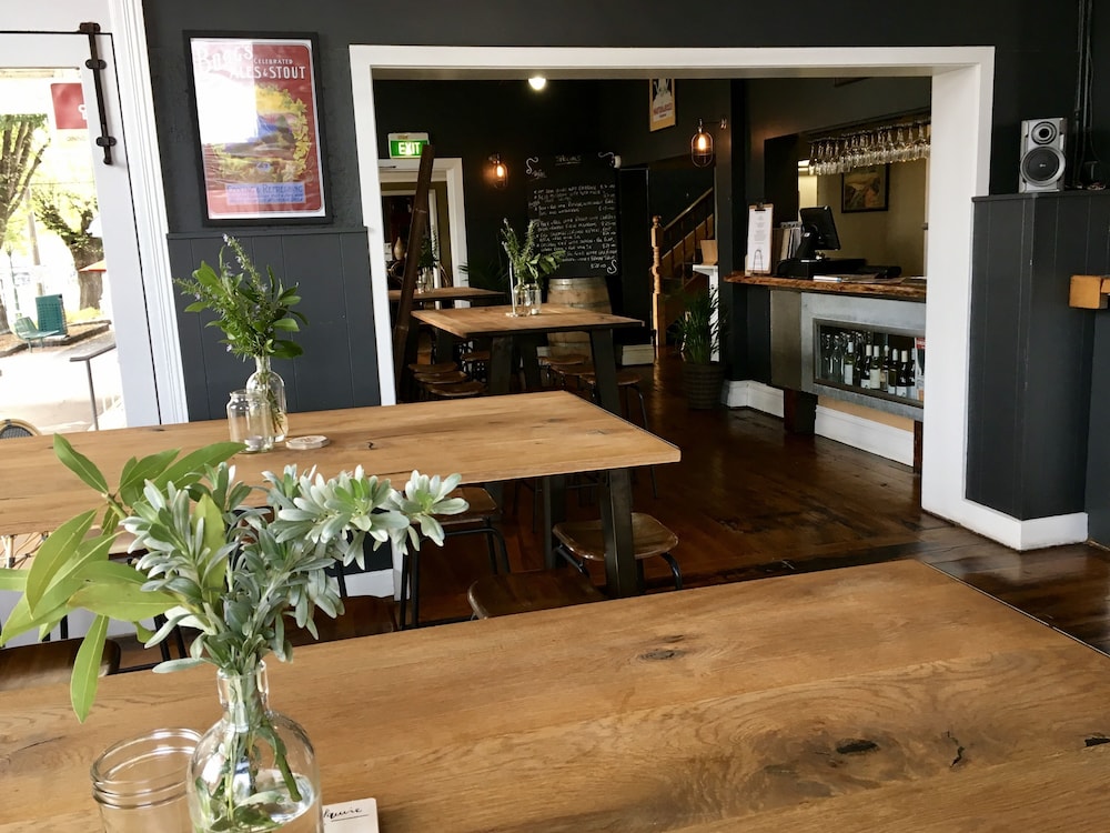 The Grand Hotel Healesville 30/47