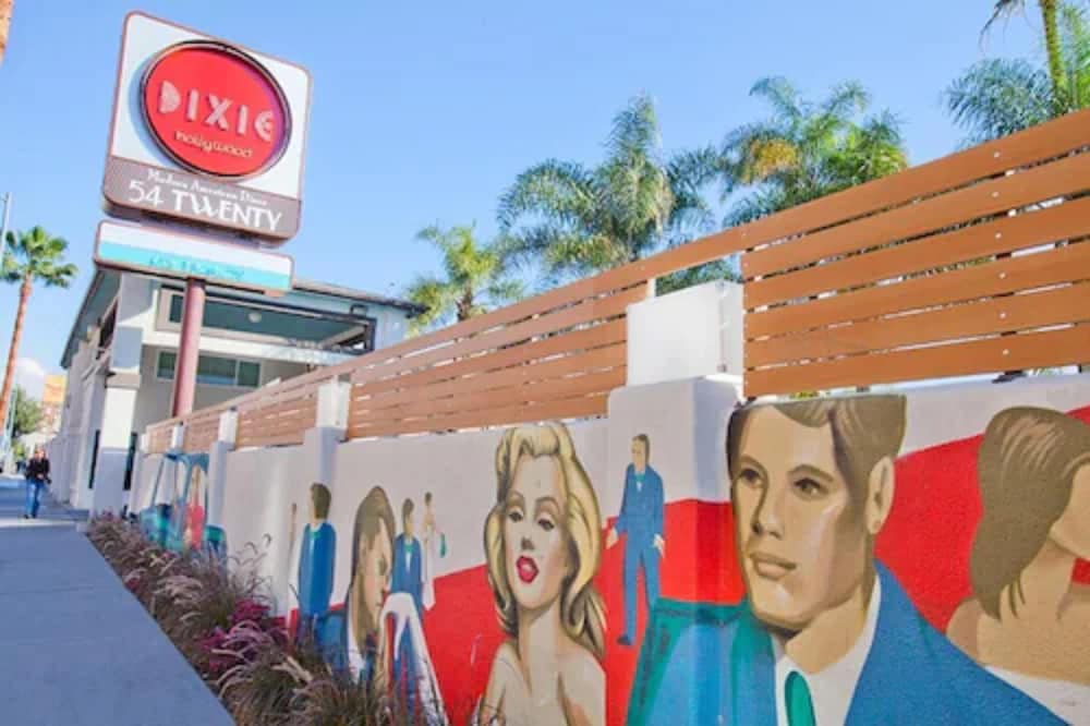 The Dixie Hollywood 9/33