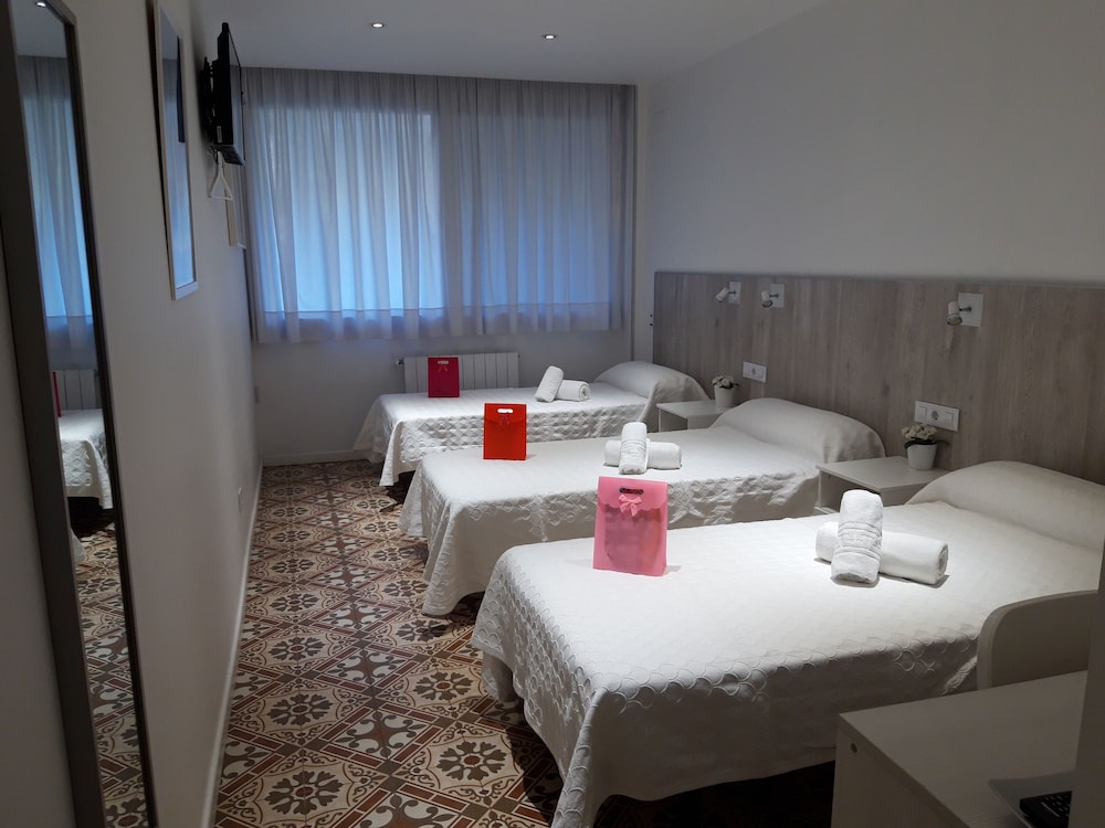 Hostal Nova 46/64