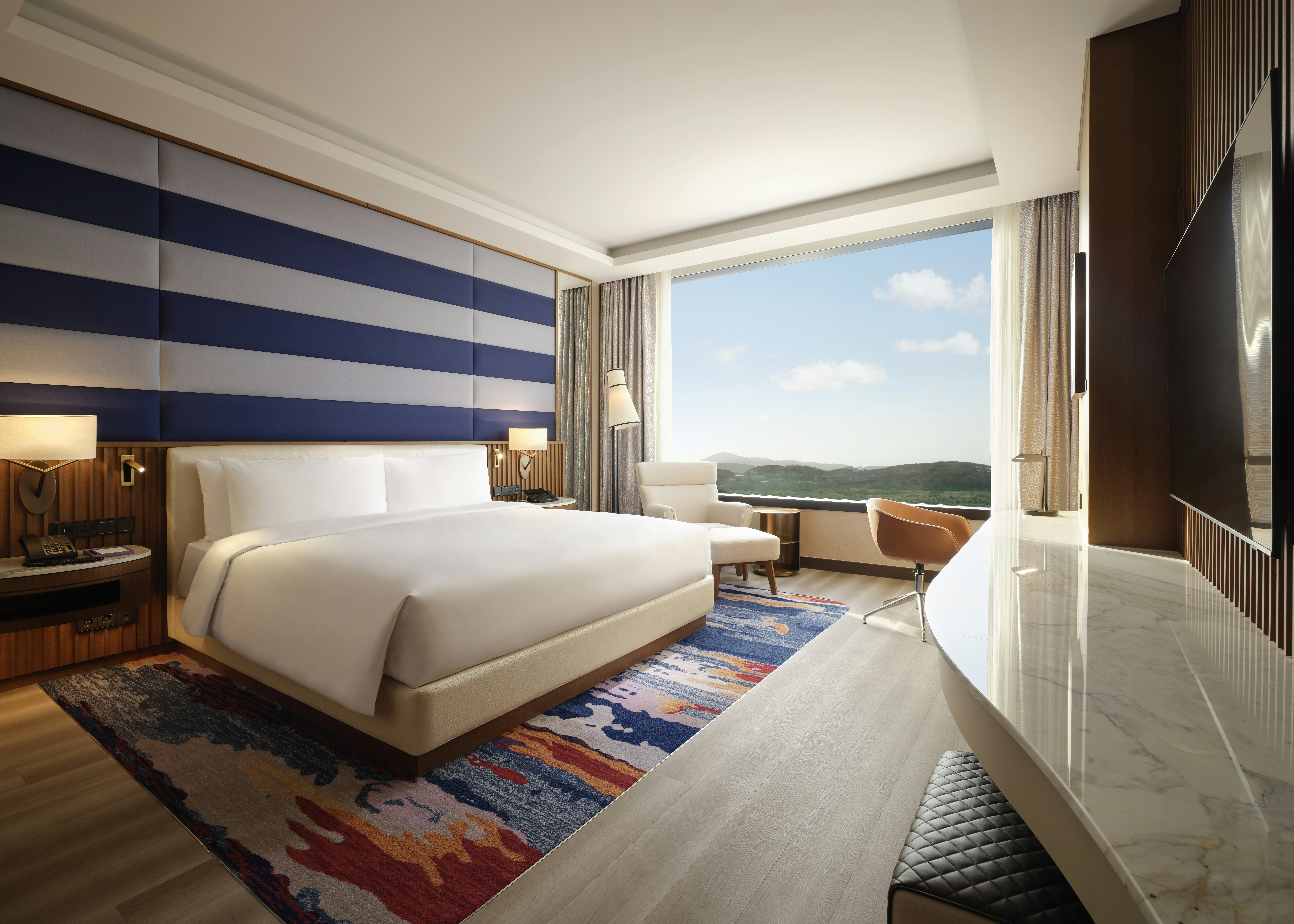 DELUXE, KING BED, OCEAN TOWER