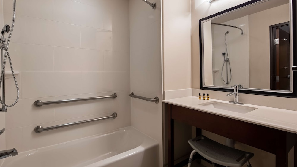 City Express by Marriott Spring 24/48