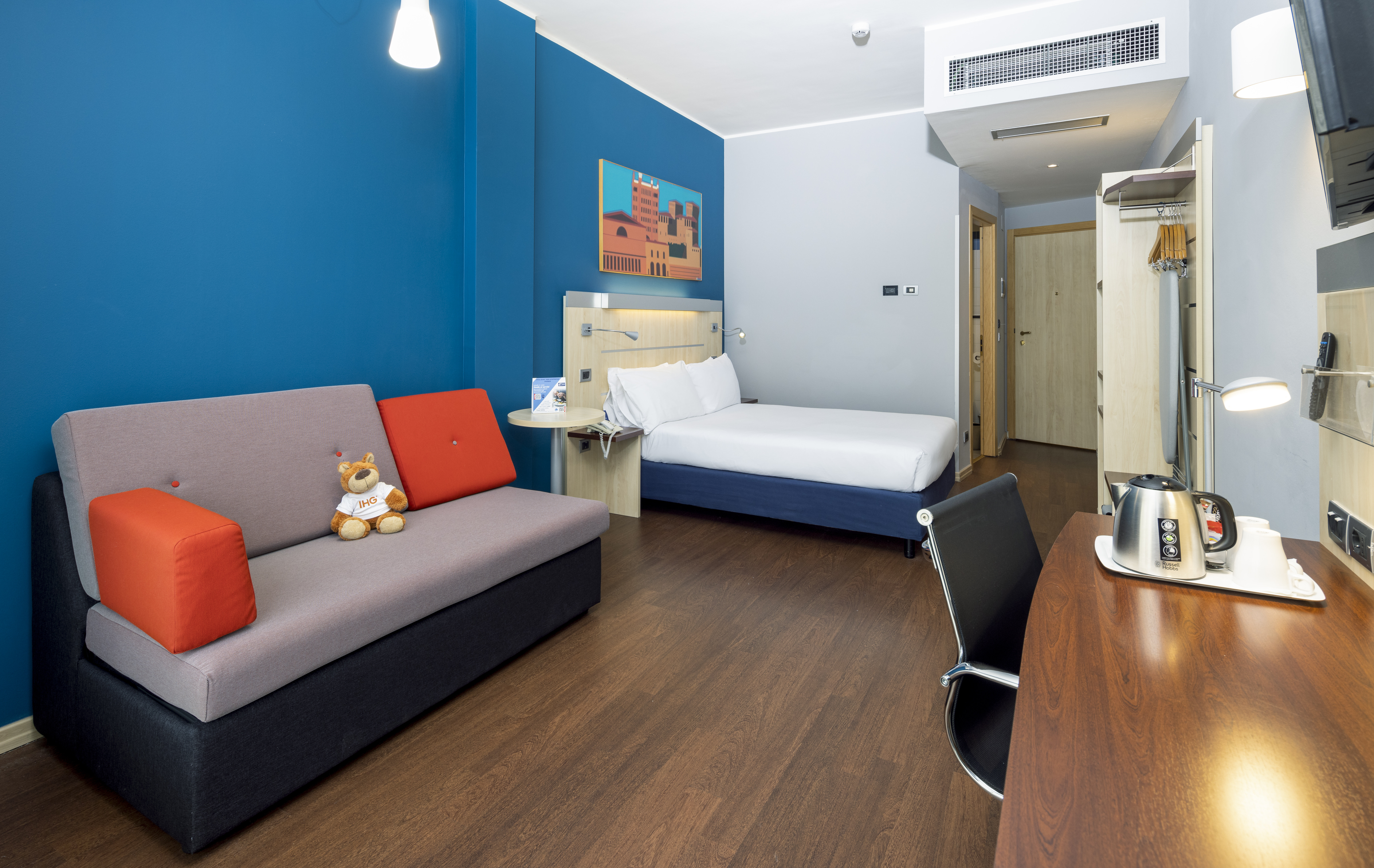 Standard, Twin Beds, Sofa