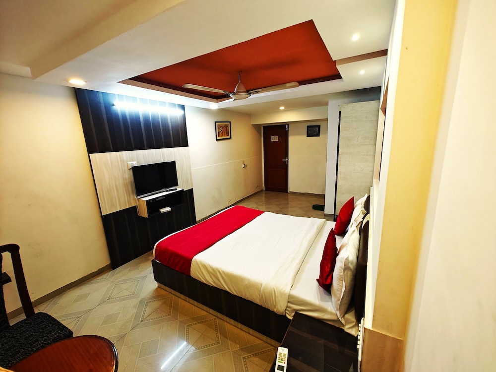 HOTEL SADHBHAV 15/49