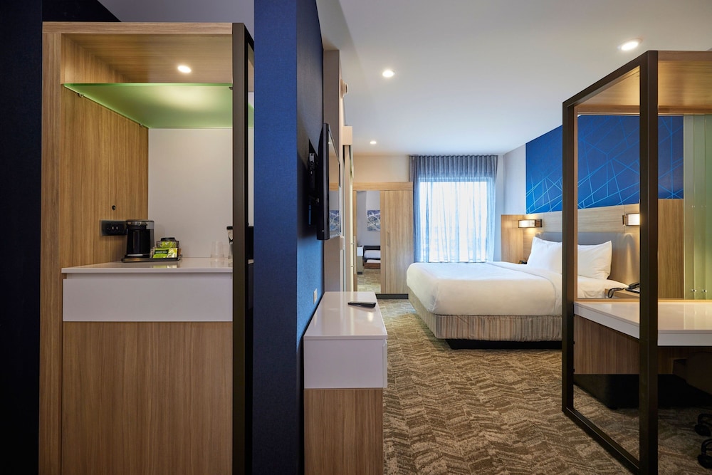SpringHill Suites Medford Airport 27/28