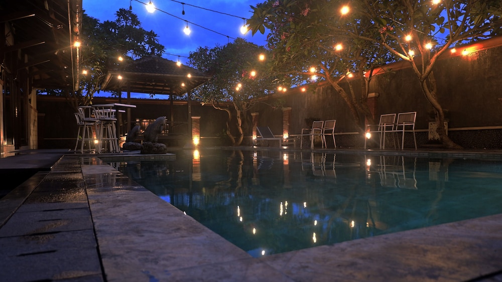 Chrome Hotel & Resort Solo 46/50