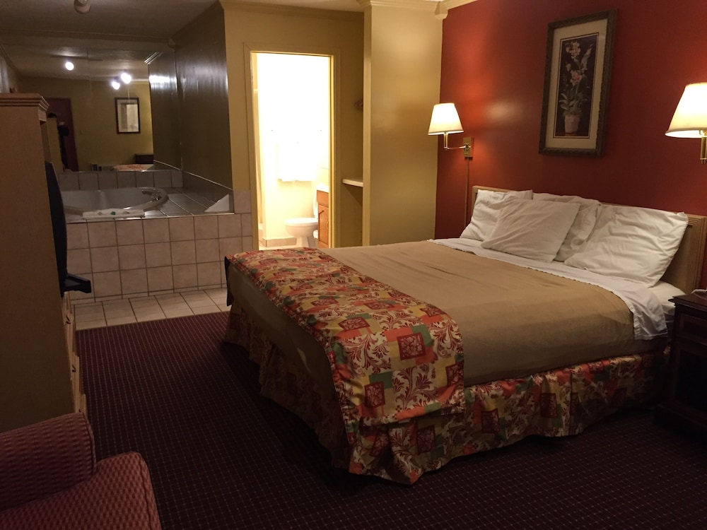 Wildwood Inn Tropical Dome & Theme Suites 18/74